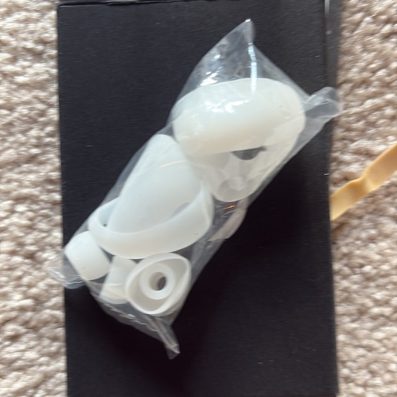 JBL wireless ear buds. New in box-in original box with instructions, charger - Picture 11 of 12